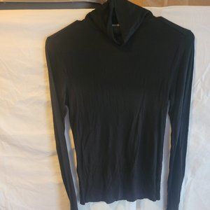 Active Basic Black Turtle Neck